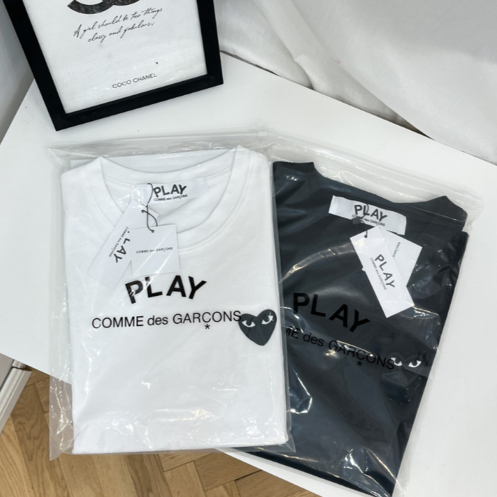 Camiseta "Black Emblem" CDG