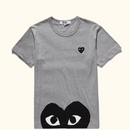 Camiseta "Play Bottom Heart Tee" CDG