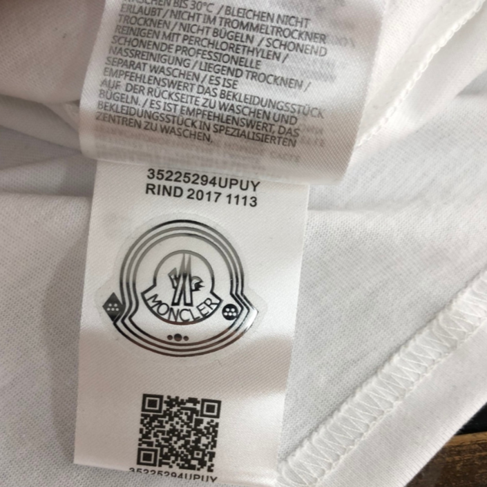 Camiseta "Com Logo Flocado" Moncler