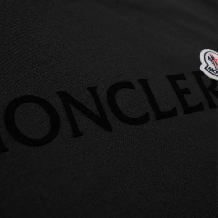 Camiseta "Com Logo Flocado" Moncler