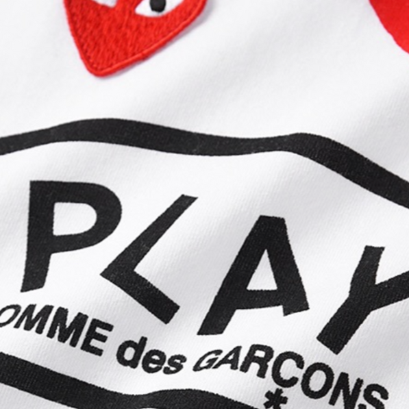 CDG Play Camiseta Com Estampa Gráfica